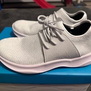 **New Vessi women’s Size 8 Everyday Cloud White